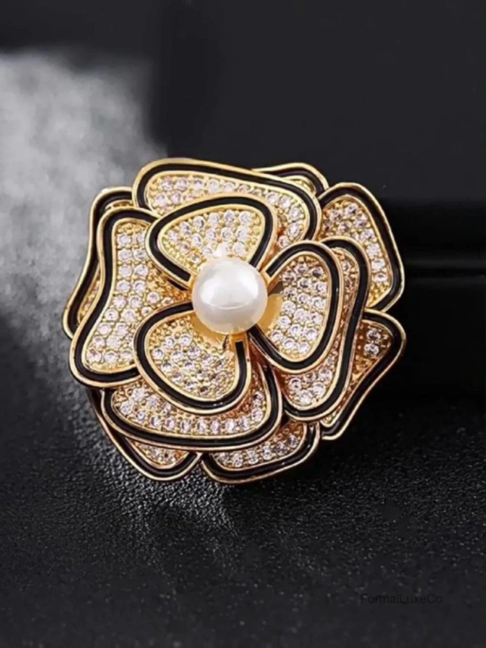 Crystal Pearl Rhinestone Flower Brooch Pin for Women Wedding Party Scarf Lapel